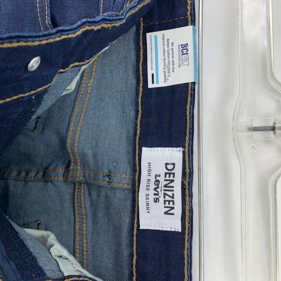 LEVI'S JEANS WOMEN'S SIZE 10 M W30 L32 - Picture 2 of 9